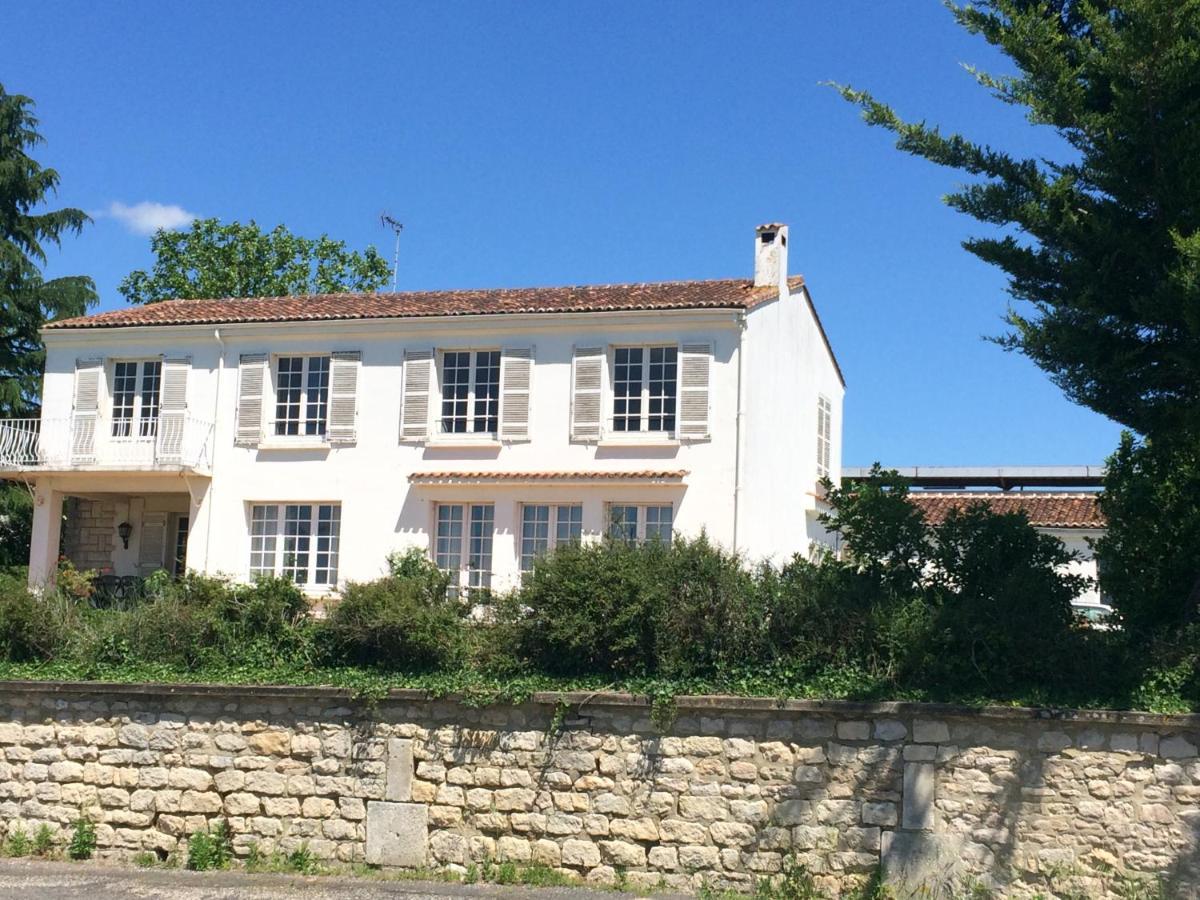 Hotel La Maison Blanche Saint-Jean-dʼAngély Exterior foto